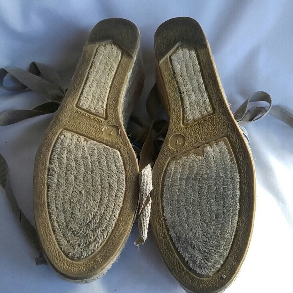 Shoes - Picture 5 of 7